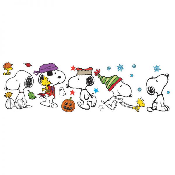 Eureka® Fall/Winter "Snoopy Pose" Bulletin Board Set