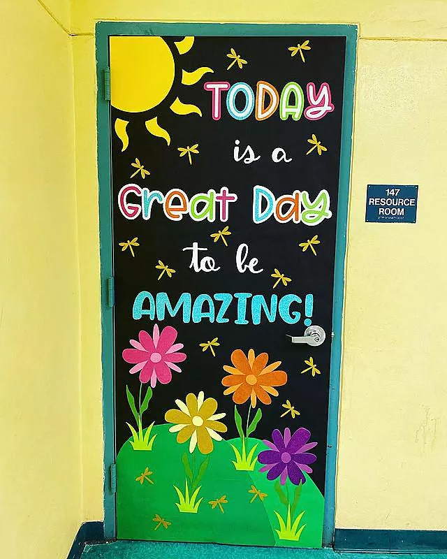 88 of the best ideas for decorating your classroom door - TeachersParadise